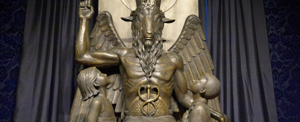 Controverse au Minnesota : des satanistes exposent leurs œuvres au Capitole pendant les fêtes de fin d'année