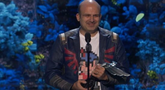 Amir Satvat, récompensé aux Game Awards pour son soutien aux développeurs licenciés, témoigne des nombreuses réactions haineuses reçues après son engagement de plus de 2 000 heures dans l'industrie du jeu vidéo.