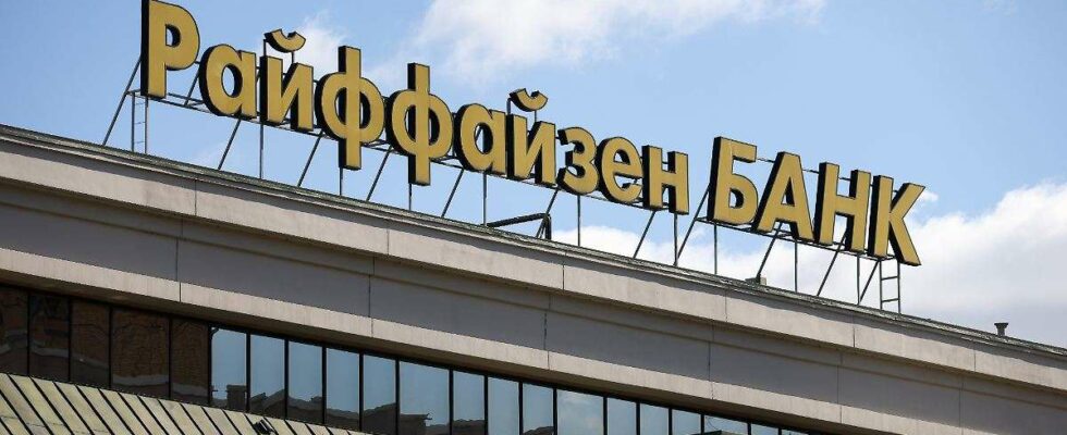 Raiffeisen Bank face à des défis financiers majeurs en raison du conflit avec la Russie