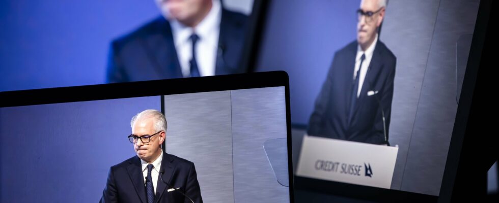 Titre : La BNS et le dilemme du sauvetage : Comment la crainte de l'assistance a précipité la chute de Credit Suisse.