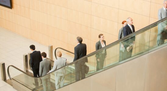 Devenir le leader : Stratégies pour remplacer votre patron et évoluer dans votre carrière