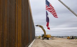 Texas triomphe sur le mur frontalier face à Joe Biden : une victoire décisive