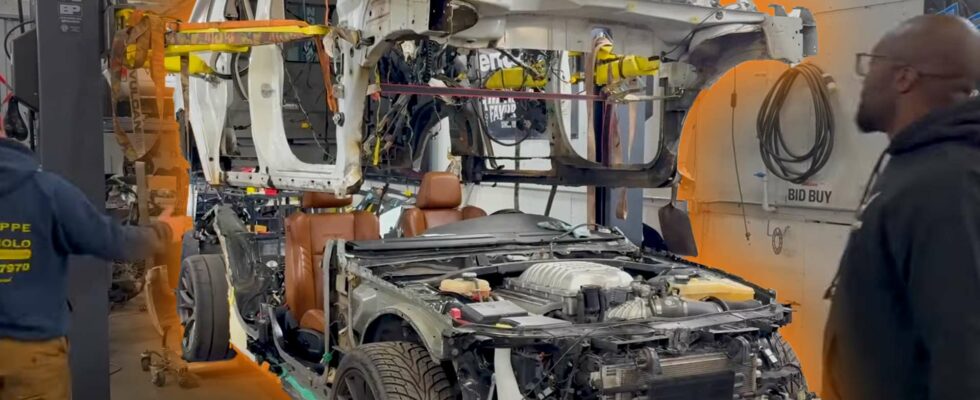 Le premier minivan Chrysler au monde équipé d'un moteur V8 Hellcat entre en production