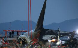 Un avion sud-coréen réalise 13 vols intensifs en 48 heures avant le crash, soulevant des inquiétudes sur son surmenage.