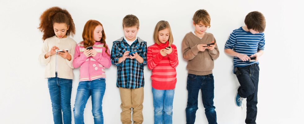 Les réseaux sociaux : un danger addictif pour les enfants et un filon lucratif pour les entreprises technologiques