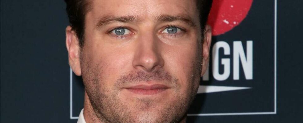 Armie Hammer affirme que sa carrière d'acteur est en plein essor, refusant des rôles : l'industrie le considère désormais comme un paria