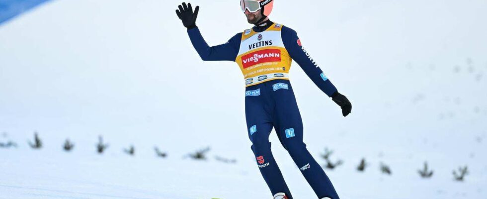 Titre : Vierschanzentournee Saut à ski en Allemagne - Le poids du sac à dos de la tournée allégé