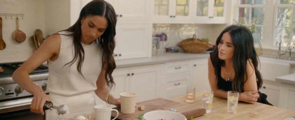 Meghan Markle dévoile un aperçu éblouissant de sa série culinaire avec Mindy Kaling et d'autres stars : Découvrez-le.