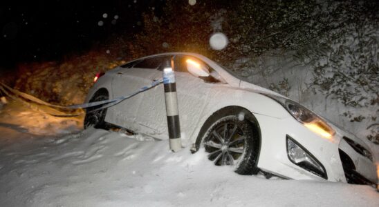 Conducteurs en difficulté : bloqués sur des routes gelées et enneigées lors d'une vague de froid intense