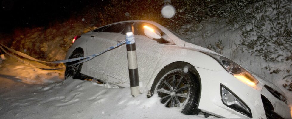 Conducteurs en difficulté : bloqués sur des routes gelées et enneigées lors d'une vague de froid intense