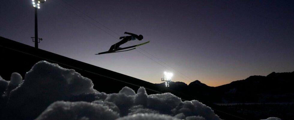 Bilan du Tournoi des Quatre Tremplins : Émotions fortes en saut à ski et absence de légèreté