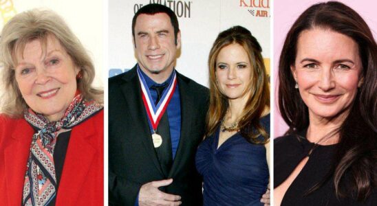 L'évolution des romances de John Travolta : de ses débuts amoureux à son union avec Kelly Preston et au-delà.