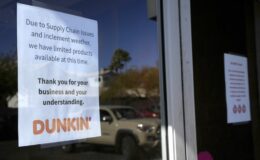 Pénurie de beignets chez Dunkin' : explications et enjeux à connaître.