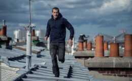 Analyse de 'Ad Vitam' : Guillaume Canet tente de créer une franchise d'action sur Netflix dans un thriller trop complexe.