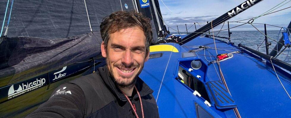 Charlie Dalin établit un nouveau record en remportant le Vendée Globe