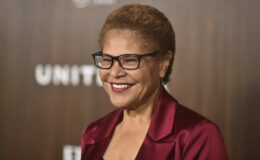 Le propriétaire du Los Angeles Times qualifie l'endossement de Karen Bass d'erreur