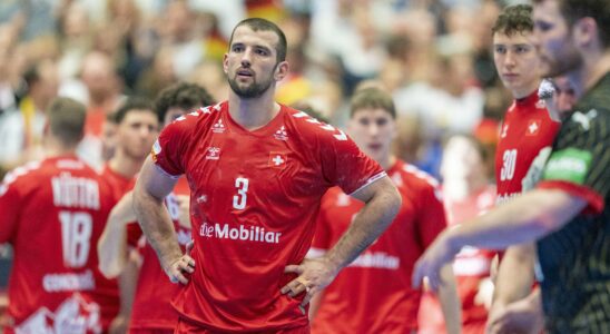 Les handballeurs suisses presque victorieux face à l'Allemagne : un match marqué par des erreurs et des détails décisifs.