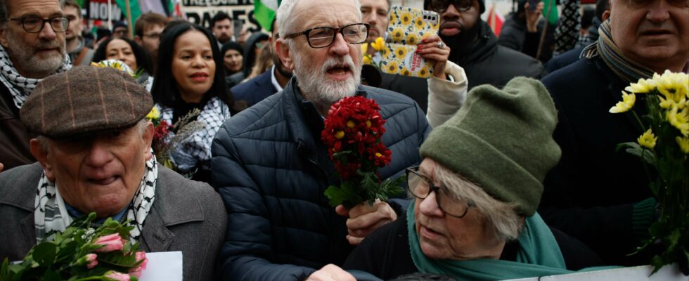 Jeremy Corbyn et John McDonnell face à des interrogations policières lors d'un rassemblement pro-palestinien : appel à la diffusion des images des caméras corporelles