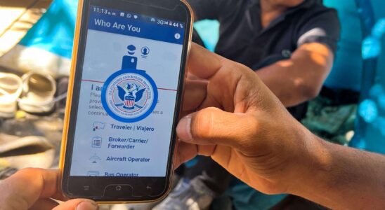 Lancement de l'application CBP One de Joe Biden pour les migrants : un retrait immédiat en ligne