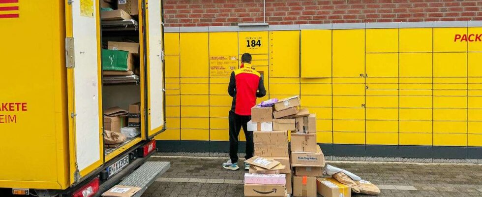 DHL ambitionne de multiplier par deux les casiers à colis, une alternative économique à la livraison par coursier