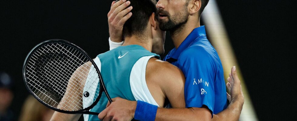 Novak Djokovic surclasse Carlos Alcaraz dans le choc des générations - À deux victoires d'un nouveau record du Grand Chelem.