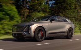 Cadillac Lyriq V 2026 : La berline électrique la plus rapide de l'histoire de Cadillac