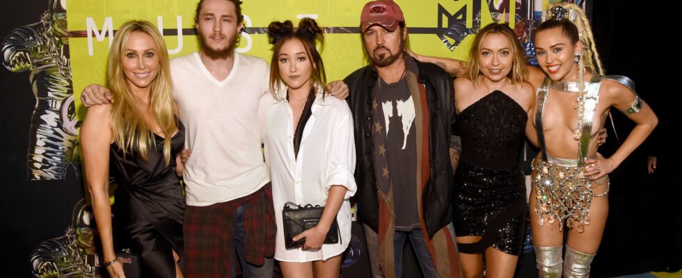 Titre : La famille de Billy Ray Cyrus : Nombre d'enfants et préoccupations de Trace Cyrus pour son père