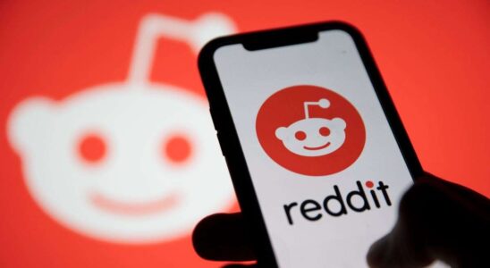 Des cybercriminels mettent en place des milliers de faux sites Reddit pour diffuser des malwares de vol de données.