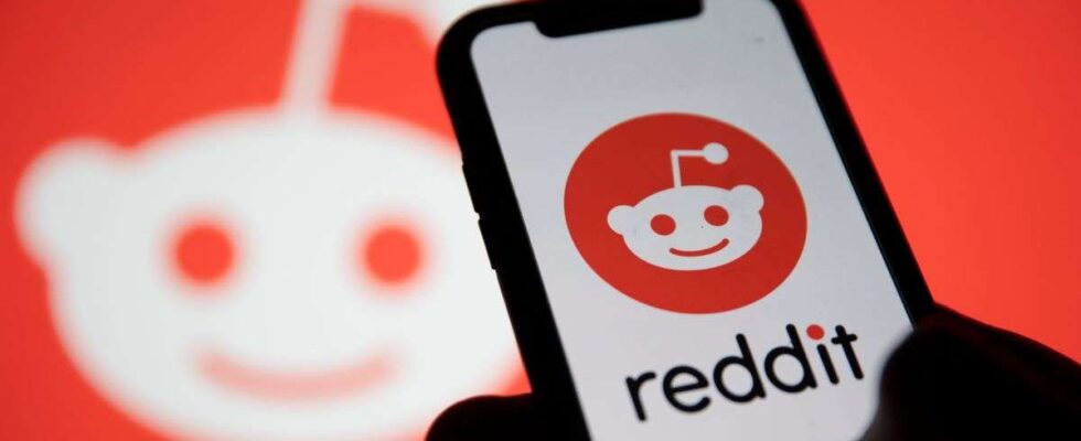 Des cybercriminels mettent en place des milliers de faux sites Reddit pour diffuser des malwares de vol de données.