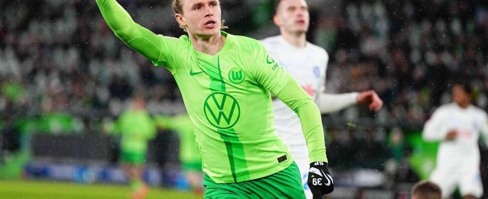 Wut au VfL Wolfsburg : Flutschfinger bloque le duel Wimmer - n-tv.de