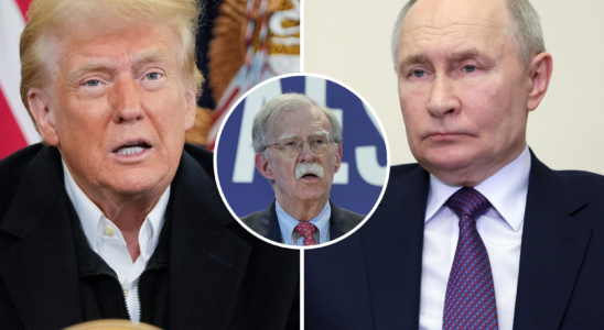 Poutine maîtrise l'art de manipuler Donald Trump dans les négociations sur l'Ukraine, selon John Bolton.