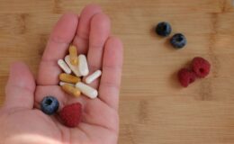 Identifiez les signes de carence en vitamines : Comment votre corps vous alerte sur vos besoins en nutriments essentiels.