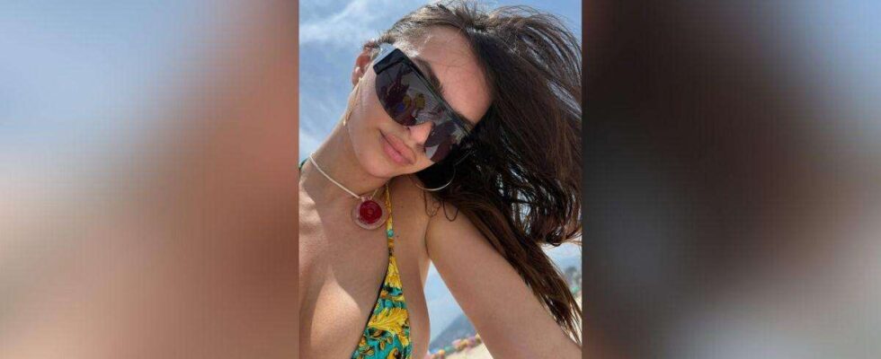 Emily Ratajkowski affiche son audace en maillot de bain minimaliste au Brésil : Regardez les clichés chocs.