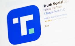 Titre : Profiter de l'essor de Truth Social : le partenariat avec Schwab propulse les investissements de Trump.