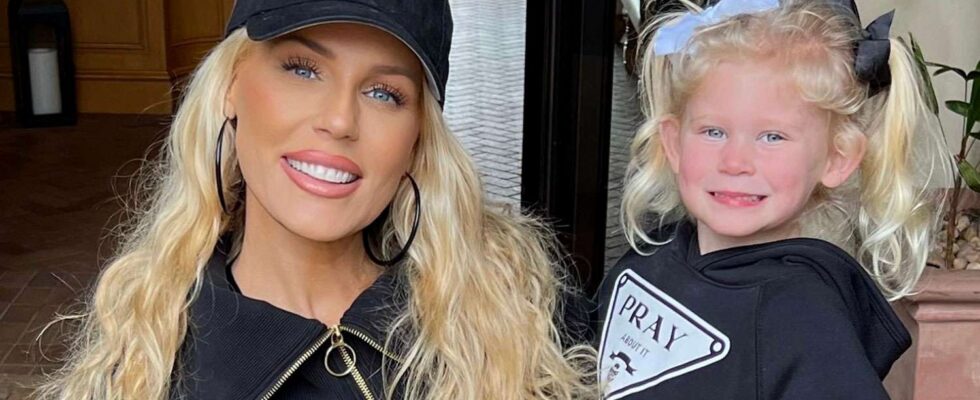 Gretchen Rossi dévoile un aperçu de sa vie avec sa fille Skylar