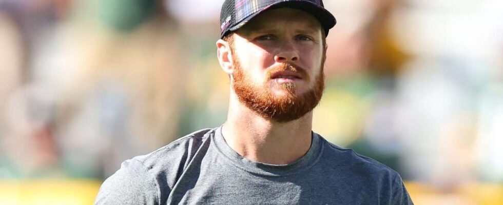 Le coach des Vikings adresse un message concernant le statut de Sam Darnold sur le banc.