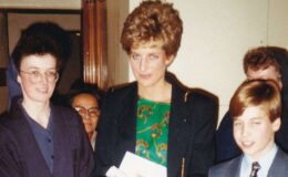 Le prince William éblouissant avec sa mère, la princesse Diana, dans des clichés rares de leur visite à The Passage en 1993.