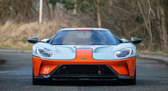 Une Ford GT ultra-rare aux portes à ouverture verticale et moteur turbo mise aux enchères au Royaume-Uni, seulement deux exemplaires disponibles