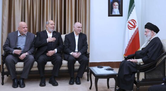 Rencontre entre les dirigeants du Hamas et l'ayatollah Khamenei lors de l'échange d'otages israéliens