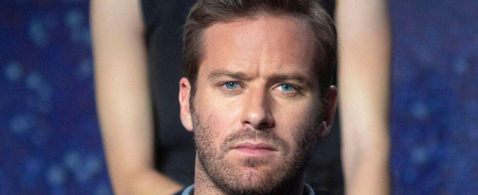 Armie Hammer reconnaît ses erreurs passées avec les femmes : 'J'aimais provoquer et défier les normes'