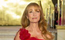 Jane Seymour, 73 ans, éblouit ses admirateurs avec sa silhouette exceptionnelle en maillot de bain lors d'une journée à la plage : Découvrez la photo