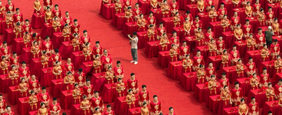 Titre : La chute spectaculaire des mariages en Chine : une tendance alarmante