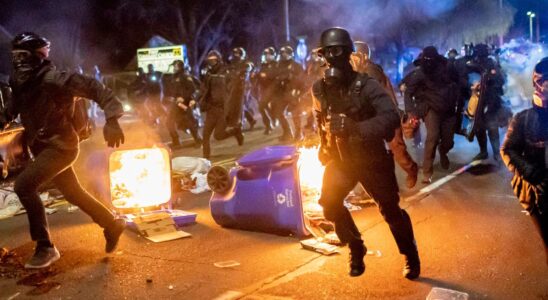 Des fonds de 27 millions de dollars pour soutenir un groupe d'aide aux manifestants de gauche en difficulté judiciaire