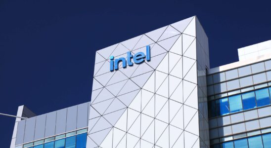 Intel : l'action grimpe de 25 % en une semaine suite aux déclarations de JD Vance sur l'IA, tandis que les États-Unis et le Royaume-Uni s'opposent au décret de régulation du sommet de Paris sur l'IA.