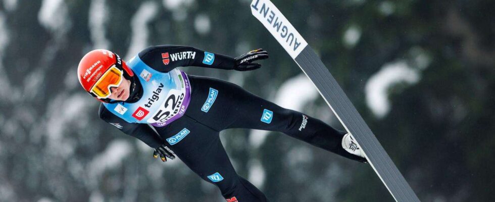 Selina Freitag brille lors de la Coupe du monde de saut à ski à Ljubno