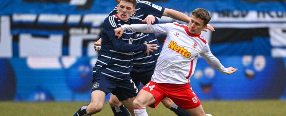 Adamyan en vedette : Le HSV chute à Regensburg, le prêt de Cologne fait la différence