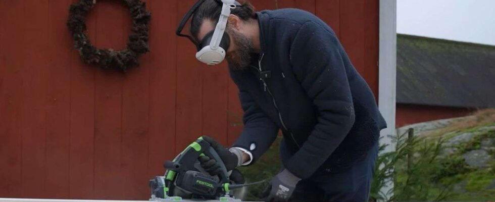 Le YouTuber The Swedish Maker utilise un casque VR Meta Quest 3 pour son projet de menuiserie et termine sans aucune blessure aux doigts.