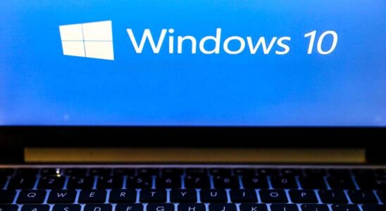 Titre : Près de 45 % des utilisateurs de Steam sur PC continuent d'utiliser Windows 10 malgré les incertitudes liées à la mise à jour.