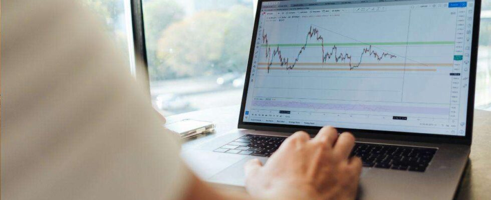 Astuces efficaces et stratégies accessibles pour réussir en day trading