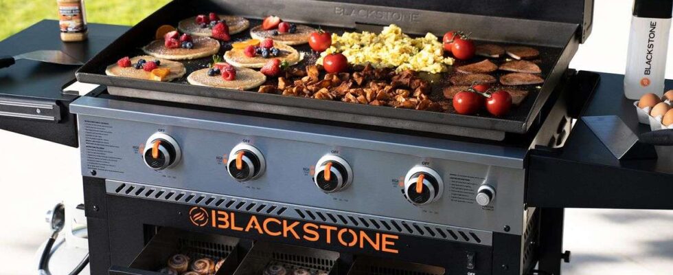 Découvrez la nouvelle combinaison gril-friteuse à air de Blackstone : la solution idéale pour vos barbecues cet été.